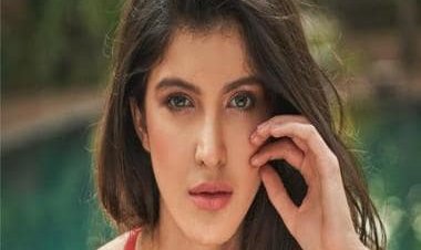 Shanaya Kapoor dating college friend Karan Kothari? Details here