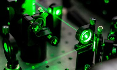 Here’s how to make a fiber-optic cable out of air using a laser