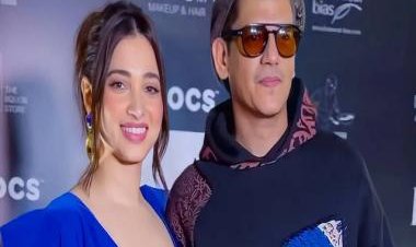 Amidst dating rumors, Tamannaah Bhatia and Vijay Varma attend award event and pose together
