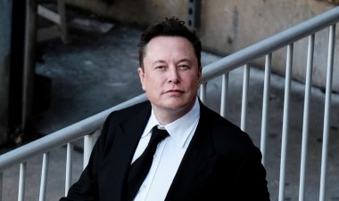 Elon Musk Comes to the Rescue of Struggling President