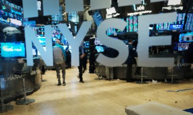 Stocks Edge Higher, Fed Minutes, Nvidia, Palo Alto, Coinbase - Five Things To Know