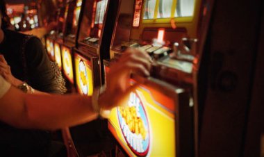 Las Vegas Strip Casino Workers Favor Smoking Ban