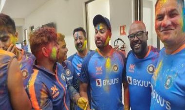 Watch: Rohit Sharma, Virat Kohli and Team India celebrate Holi ahead of 4th Test in Ahmedabad
