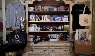 From land in Australia to liposuction: Inside the $126,000 Oscars gifts bag