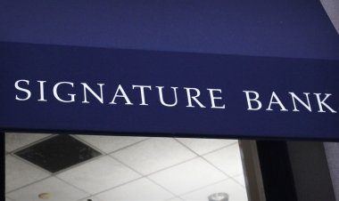 Dodd-Frank Co-Author, a Director of Failed Signature Bank, Touts Reforms