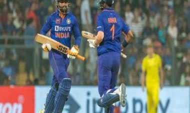 India vs Australia, 1st ODI LIVE Score: IND 150/5; KL Rahul brings up 73-ball fifty under pressure