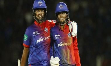WPL Final: Shikha Pandey, Radha Yadav hailed by Cricket Twitter after leading DC fightback against MI
