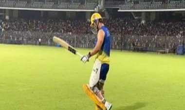 Dhoni gets boisterous reception by CSK fans during practice session; watch video