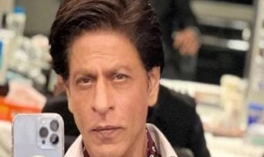 From Shah Rukh Khan to Saif Ali Khan to Akshay Kumar, celebrities flaunting their clean-shaven look back in trend