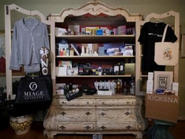 From land in Australia to liposuction: Inside the $126,000 Oscars gifts bag