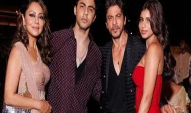 Aryan Khan reacts to Shah Rukh Khan's dance on 'Jhoome Jo Pathaan' song at NMACC gala