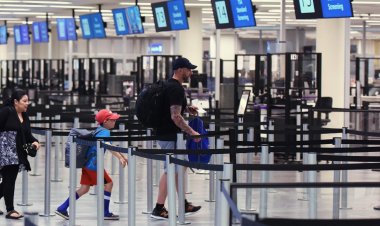 Multiple Passengers Skipped Customs on US-Bound International Flight