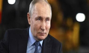 Russian President Vladimir Putin applauds 'strengthening' role of church amid conflict