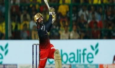 'If Karthik cannot perform like the way he used to...': Zaheer Khan points out flaw in RCB's batting strategy