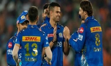 SRH vs MI: Arjun Tendulkar dismisses Bhuvneshwar Kumar to claim first-ever IPL wicket; Watch