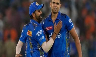 Arjun Tendulkar seems to be a shrewd thinker: Sunil Gavaskar