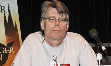 Elon Musk Does Stephen King a Favor He Doesn't Appreciate