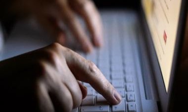 ‘New Jobs Scam’: Mumbai man conned out of Rs 3.4 Lakhs by fake Amazon HR