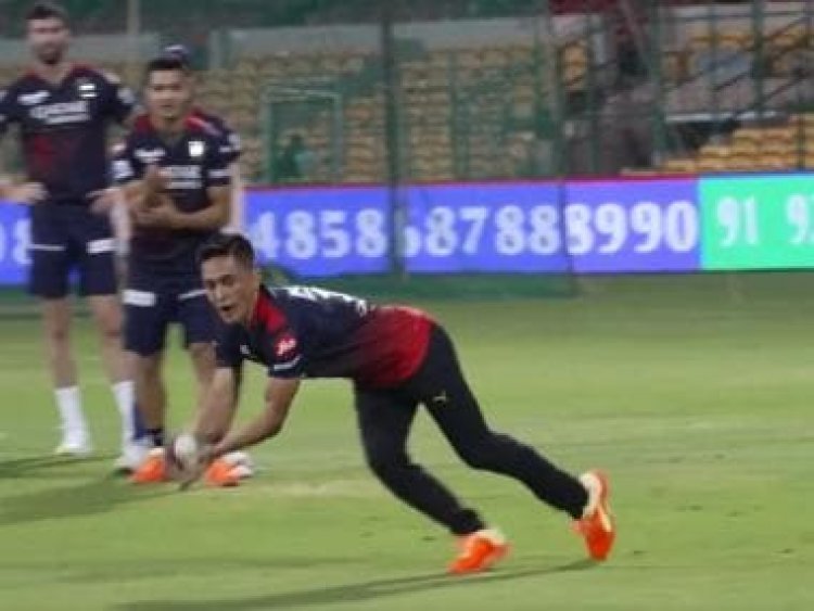 IPL2023: Sunil Chhetri visits Virat Kohli and other players during RCB's practice session; see photos