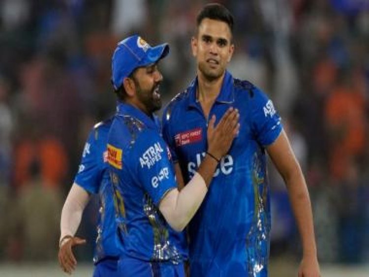 Arjun Tendulkar seems to be a shrewd thinker: Sunil Gavaskar