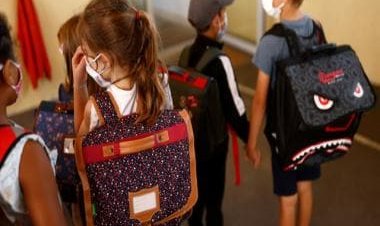 Now, this US School bans students' backpacks over gun fear