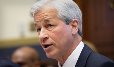 Jamie Dimon Calls 911 on Short Sellers