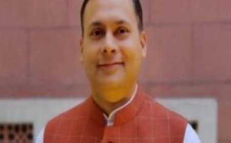 BJP takes potshots at Congress, says Karnataka for first time will have no representation from Lingayat and SC community