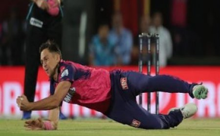 Watch: Trent Boult pulls off a stunning catch off his own bowling to remove Prabhsimran Singh during PBKS-RR clash