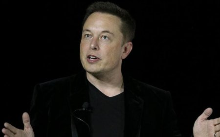 Watch: Elon Musk Shares Amazing Footage of a SpaceX Plasma Beam