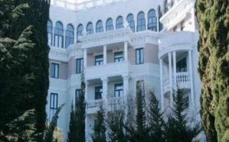 Double Whammy: Russia to sell Zelenskyy’s holiday penthouse on Black Sea to finance Ukraine invasion