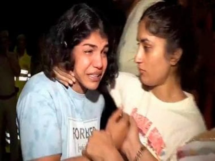 Wrestlers offer to return medals and honours after scuffle at Jantar Mantar protest site