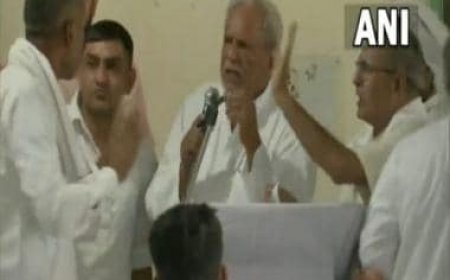 WATCH: Scuffle breaks out between Khap panchayat members during meeting on supporting wrestlers