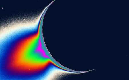 JWST captured Enceladus’ plume spraying water nearly 10,000 kilometers into space