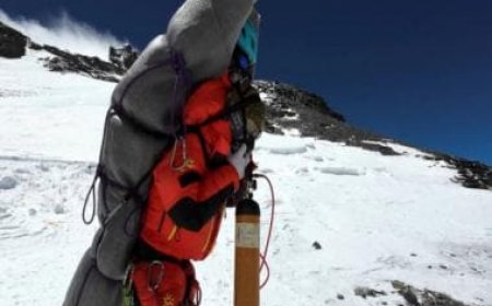 'Further Than It Looks': Chinese woman brawls after being charged $10,000 for saving her life on Mt. Everest Summit