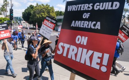 Unexpected Support for the WGA Turns the Picket Line Into a Party