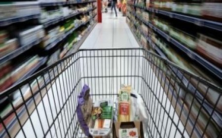 Pakistan: Dollar crunch to force import suspension of eatables, drinks