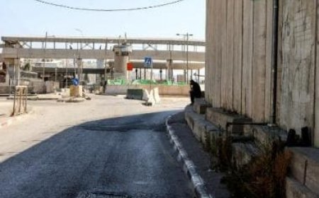 Palestinian gunman opens fire at Israeli checkpoint, shot dead by troops, police say