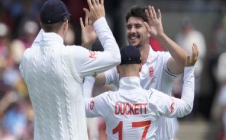 Ashes 2023: England players, Lord's turns red to mark 'Red for Ruth' day