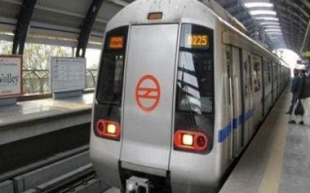 DMRC allows 2 sealed liquor bottles in Delhi Metro, netizens ask to 'share notification'