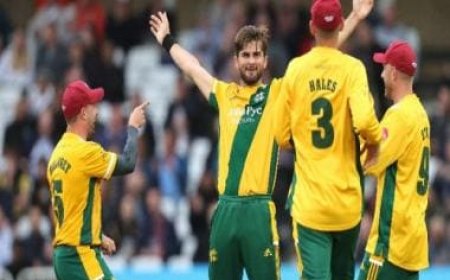 Watch: Shaheen Afridi takes four wickets in first over in T20 Vitality Blast