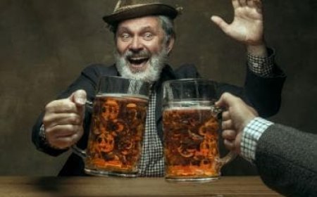 Cheers, Mate! Five brilliant ways to hold your drink