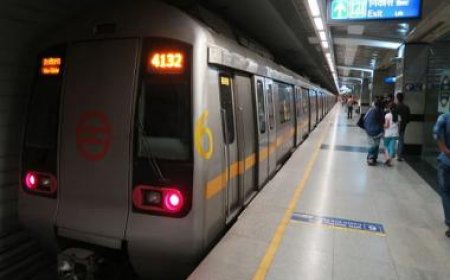 Kanwariyas dance inside Delhi metro; DMRC reacts to viral video