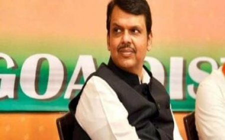 Why does Fadnavis think Uddhav needs a psychiatrist?