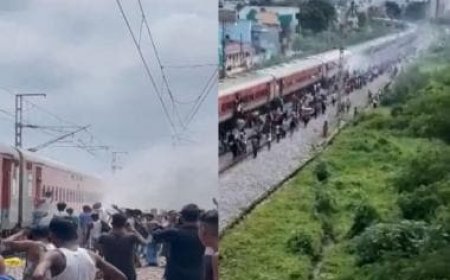 WATCH: Passengers jump out in panic as smoke fills coach of Dibrugarh-Kanyakumari Vivek Express