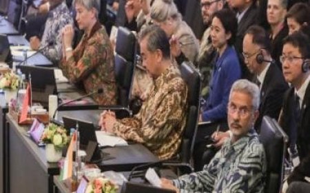 Chinese diplomat Wang Yi calls for stable ties with India