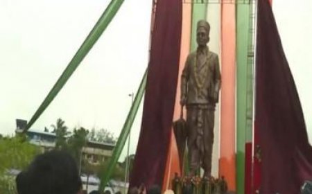 WATCH: Civil Aviation Minister Scindia inaugurates statue of VD Savarkar in Port Blair
