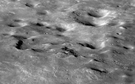 Granite likely lurks beneath the moon’s surface