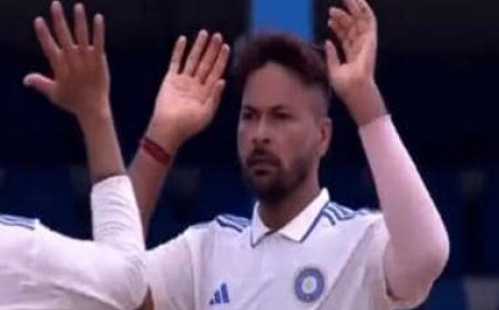 Watch: Mukesh Kumar grabs maiden international wicket by dismissing Kirk McKenzie on Day 3 of Trinidad Test