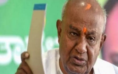 Deve Gowda rubbishes speculations of JD(S), BJP joining hands to topple Cong govt in Karnataka
