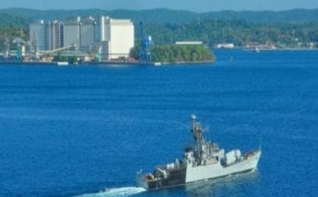 After saving 36 fishermen in Bay of Bengal, INS Khanjar arrives in Sri Lanka